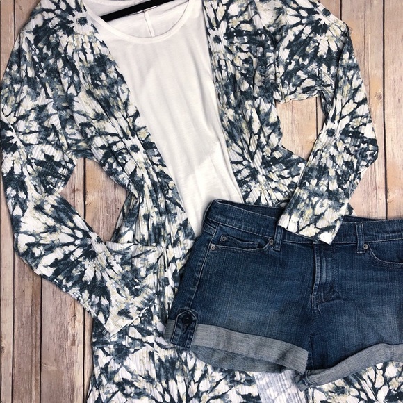 LuLaRoe Sweaters - Blanc & Noir Tie Dye Lularoe Sarah